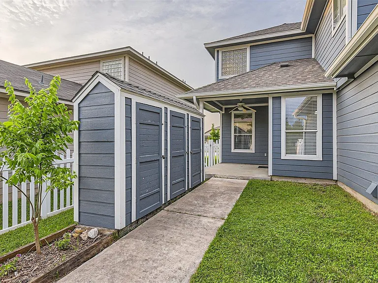 1717 Thompson Trl — Photo 25