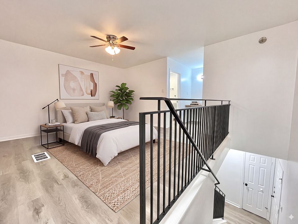 Upstairs loft / bedroom