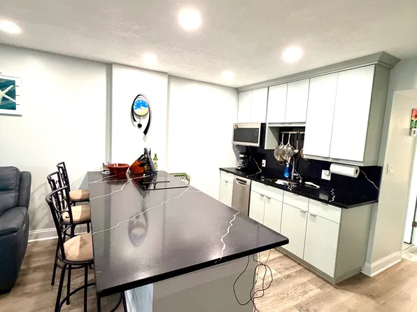 9715 Harrell Ave, Treasure Island, FL