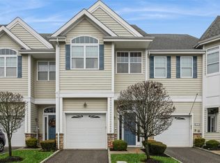 132 Jackie Ct, Patchogue, NY 11772