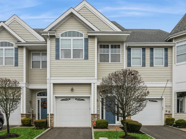 132 Jackie Court, Patchogue, NY 11772