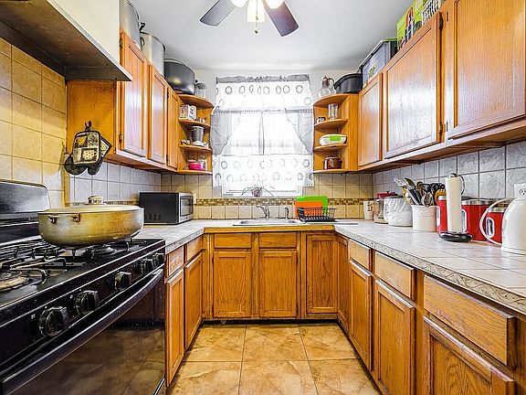 2nd image of 2554 Bedford Ave #A