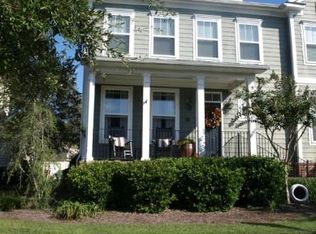214 Village Dr, Savannah, GA 31408