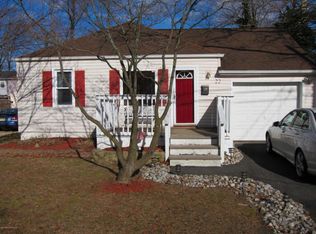 22 Baldwin Ave, Middletown, NJ 07748