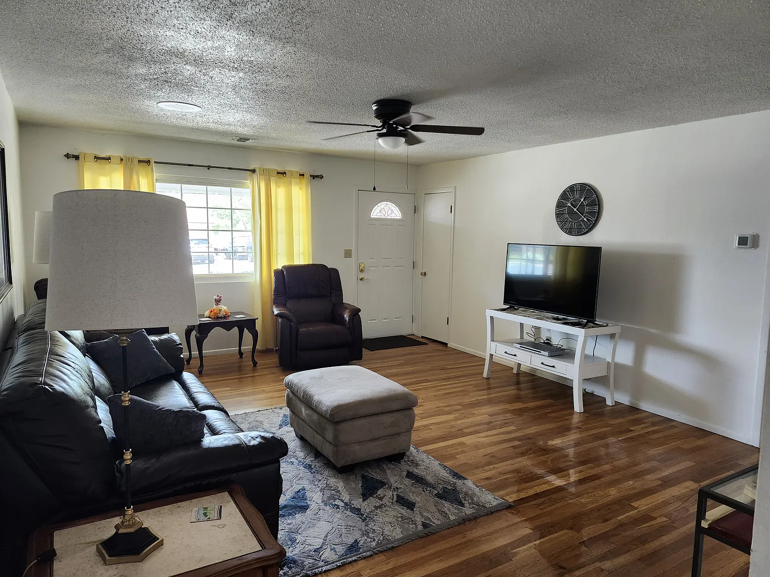 3 bed, 1450 sqft, $2,800 — Photo 3