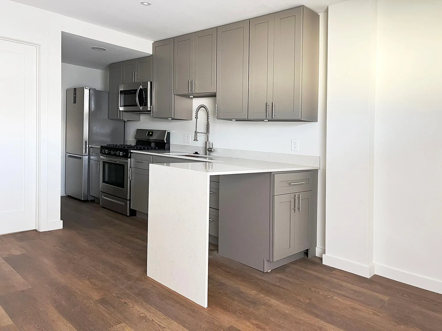 1 bed, $2,275 — Photo 2