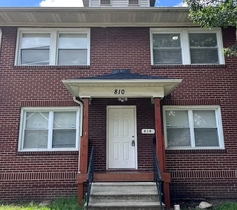 810 Thayer St