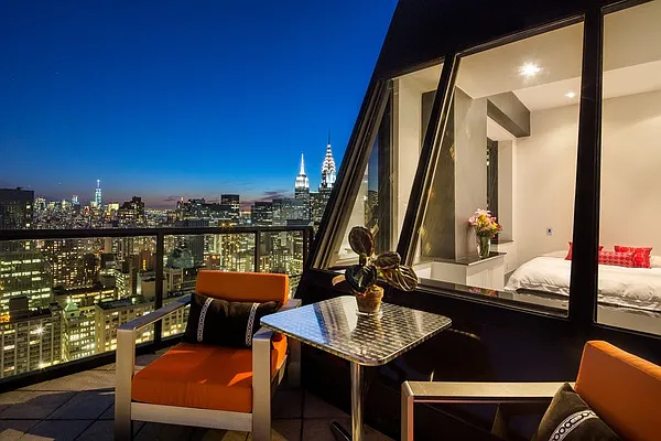 Sold by Nest Seekers International | media 4