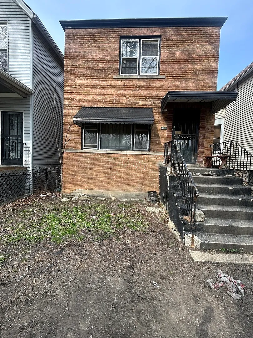 9438 S Champlain Ave photo 1