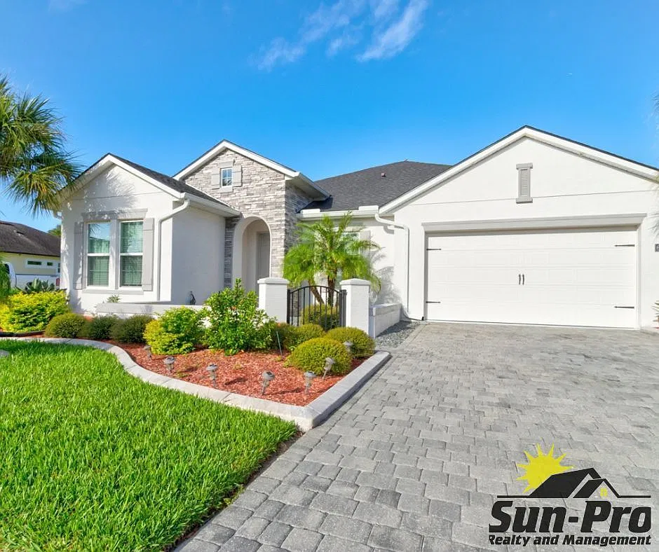 3 bed, 2.0 bath, 1983 sqft, $2,745 — Photo 2