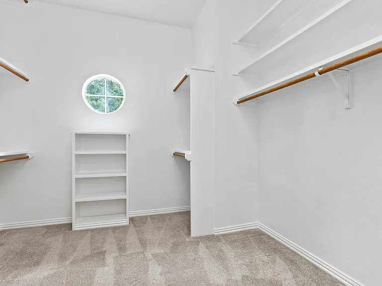 914 Edgemeer Ln — Photo 16