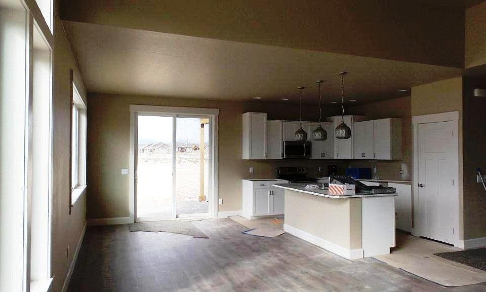 1st image of 7105 Avery Ln