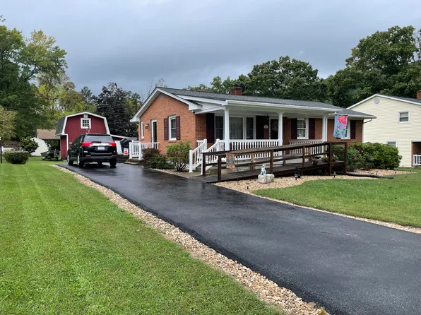 96 Ferrol Ave, Clifton Forge, VA 24422