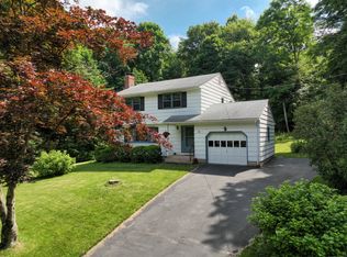 21 Garnet Rd, Manchester, CT 06040