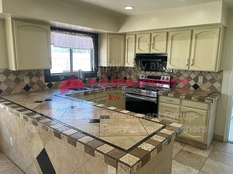 5431 W Cochise Dr — Photo 3