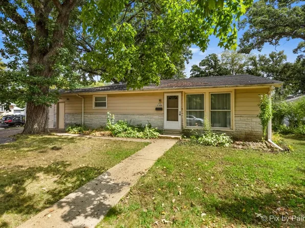 173 Sioux Ave, Carpentersville, IL 60110