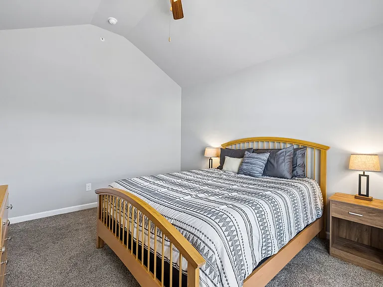 1045 Enclave Ave — Photo 27