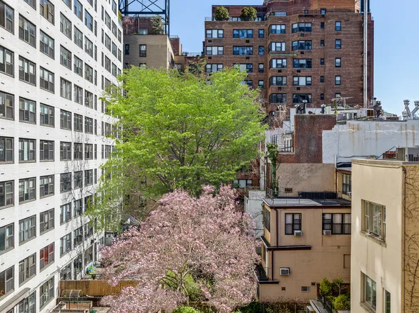 400 East 51st Street 4E image 21 of 21