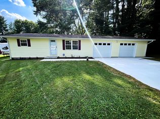 2065 Russell Dr, Zanesville, OH 43701