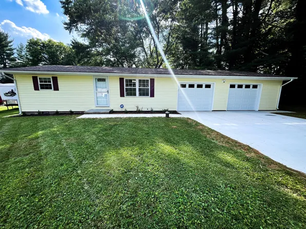 2065 Russell Dr, Zanesville, OH 43701