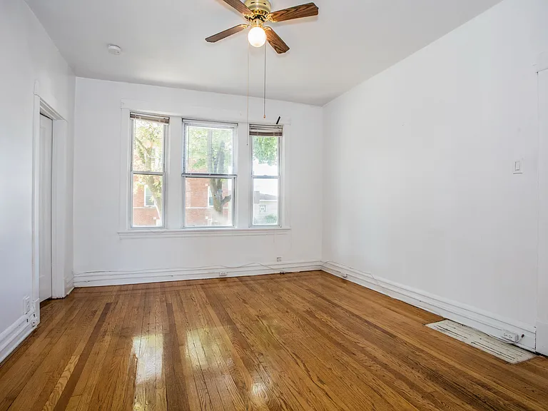 4636 W Barry Ave #1 — Photo 21