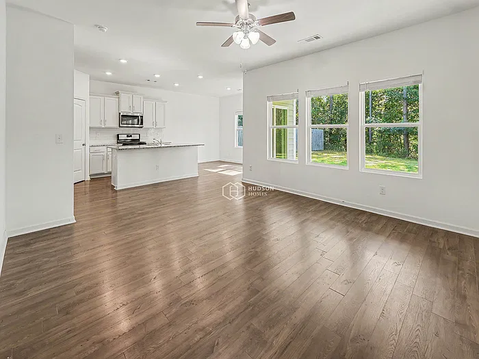 3 bed, 2.5 bath, 1749 sqft, $1,949 — Photo 4