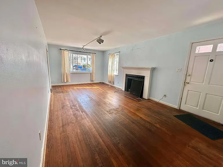 1818 N Adams St — Photo 19