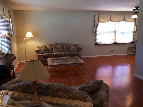 4th image of 108 Dickinson Ct