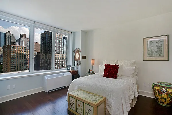 Sold by Corcoran | media 3