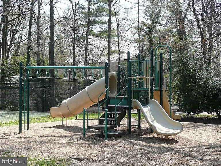 1520 Northgate Sq #11B — Photo 28