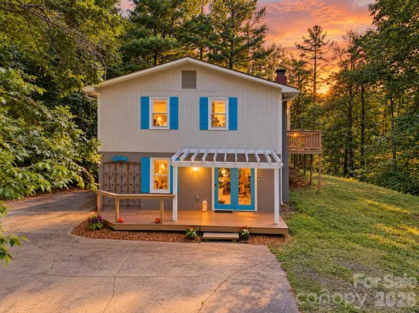 95 Walker Cove Rd, Black Mountain, NC 28711