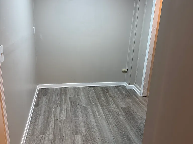 900 Forest Ave — Photo 15