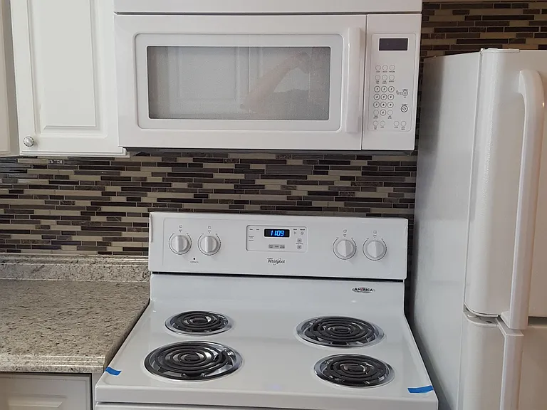 Luxe Built In Microwave and Dishwasher Luxe Built In Microwave and Dishwasher