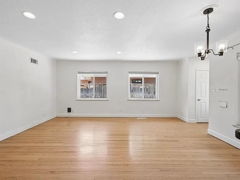 840 N Krameria St — Photo 72