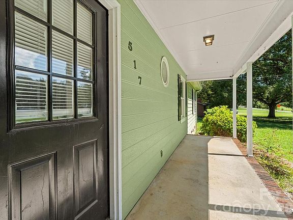 5th image of 517 Elm St