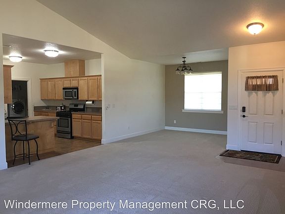 5th image of 1204 Island Way