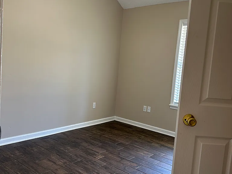 802 Johnston Cv — Photo 23