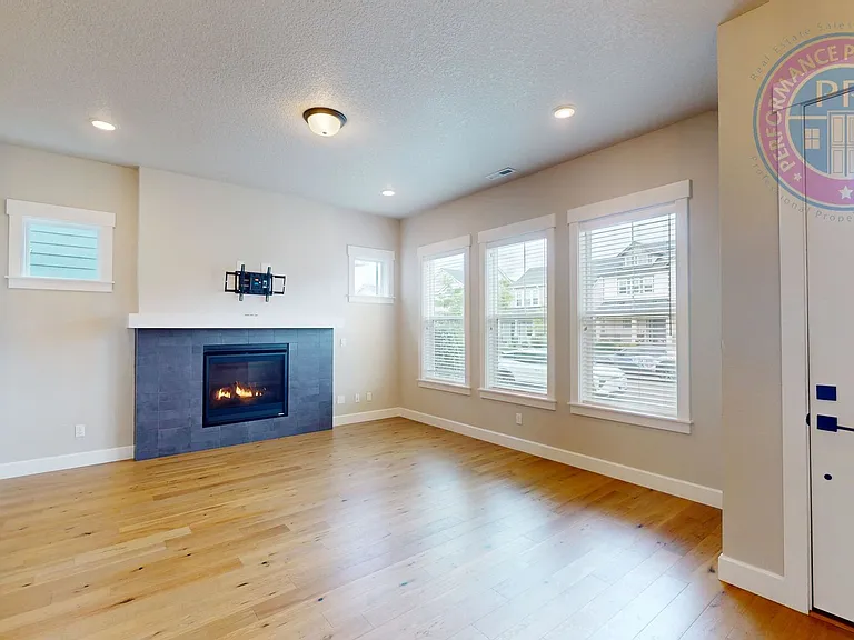 4193 SE 69th Ave — Photo 4
