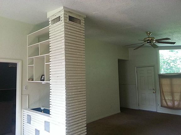 4th image of 118 N Holly Dr