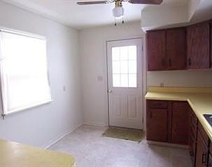 3rd image of 2205 Milburn Blvd