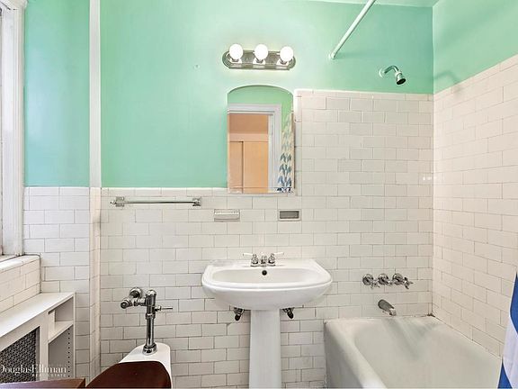 4th image of 230 W End Ave APT 7-A