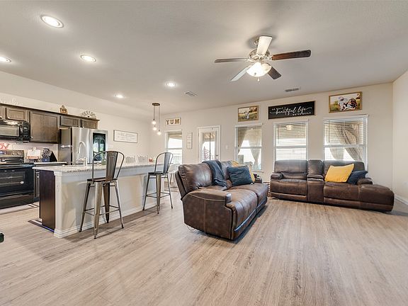 3rd image of 600 Cottage Row