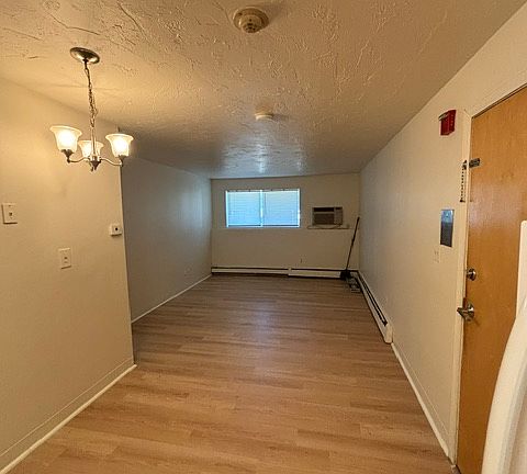 3rd image of 707 Bedford St APT 2