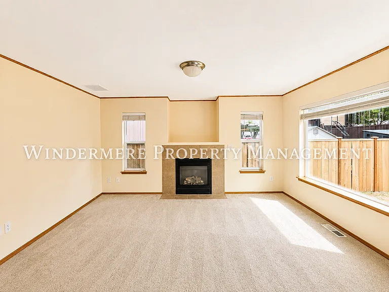 3005 NE Yale Way — Photo 7