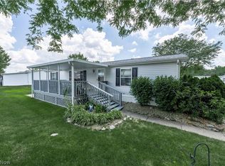 70 Periwinkle Dr, Olmsted Falls, OH 44138