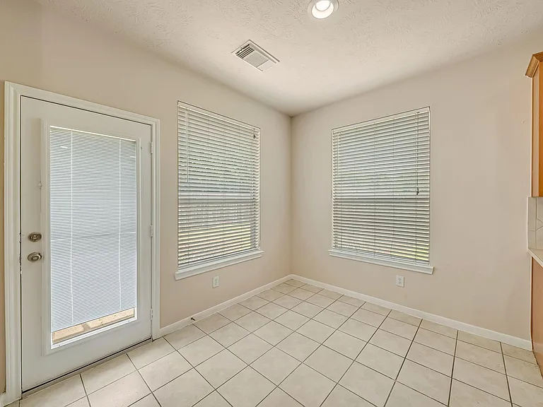 18106 Linden Forest Ln — Photo 14