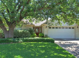208 Peach Tree Ln, Fredericksburg, TX 78624