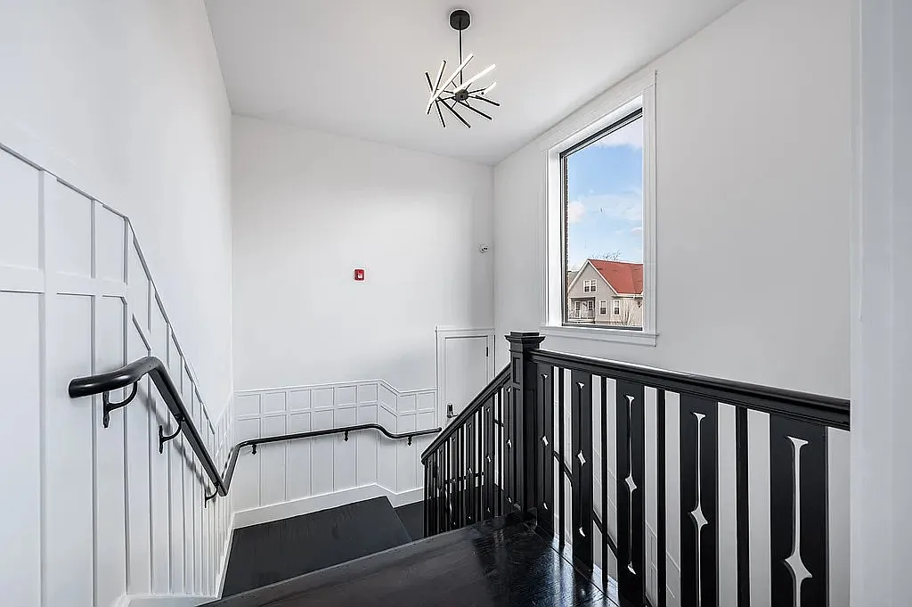 2 bed, 1046 sqft, $3,250 — Photo 3