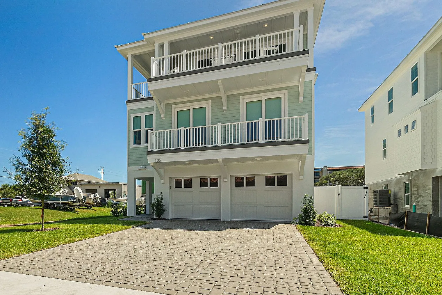 5 bed, 6.0 bath, 3293 sqft, $21,107 — Photo 2