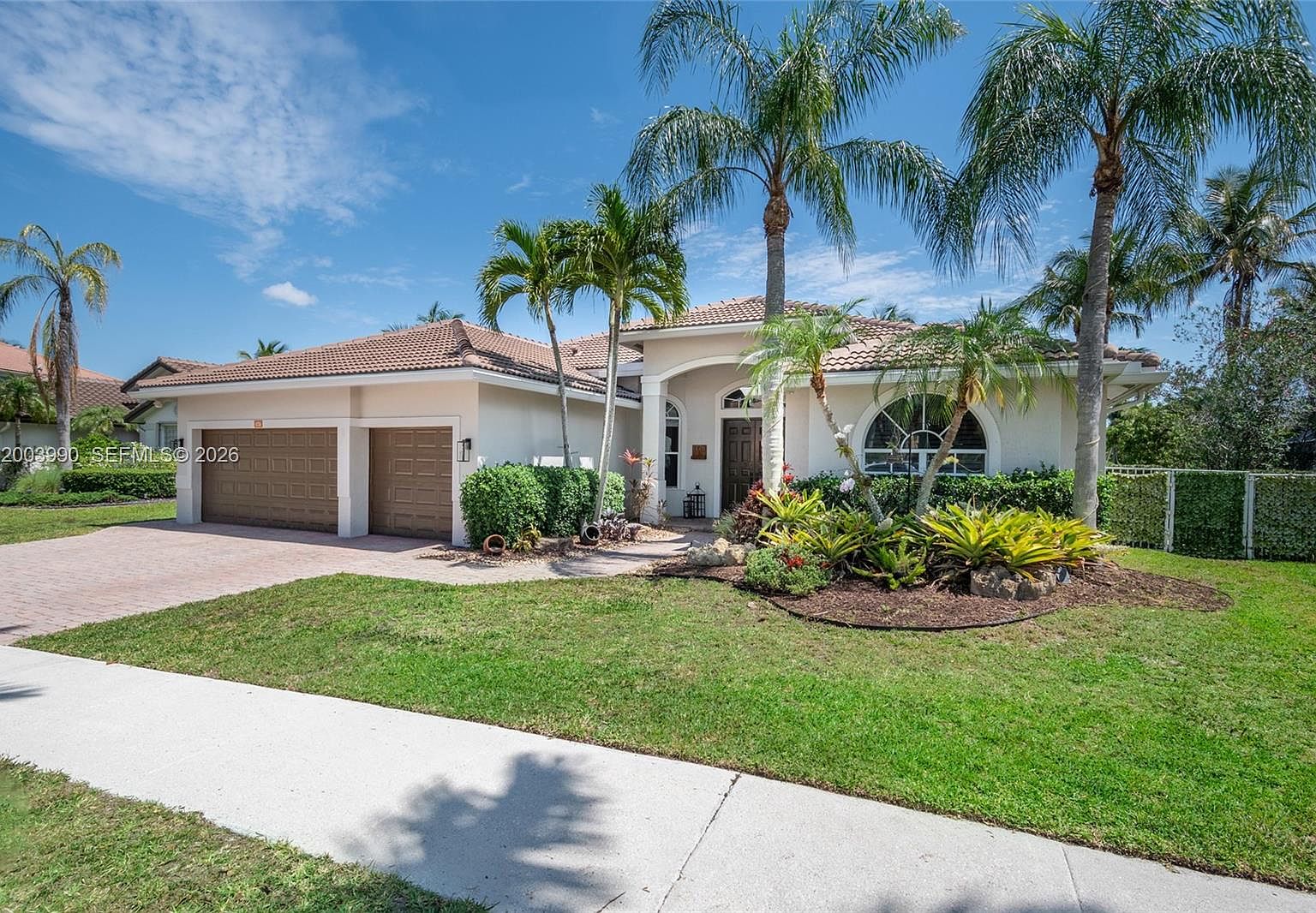 1776 Victoria Pointe Cir